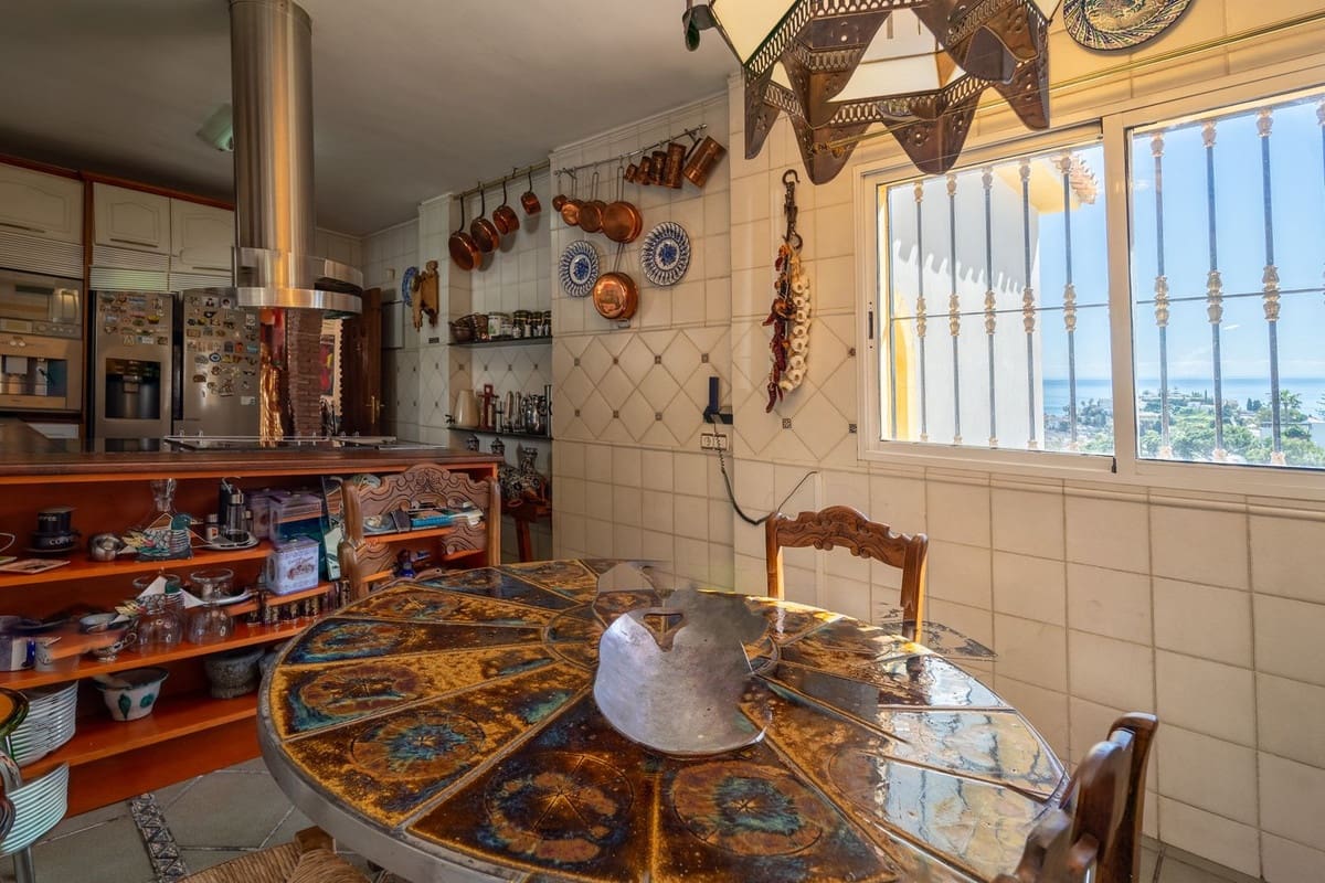 4 bedroom Villa for sale in Torremuelle with garage - € 1,390,000 (Ref: 9929914)