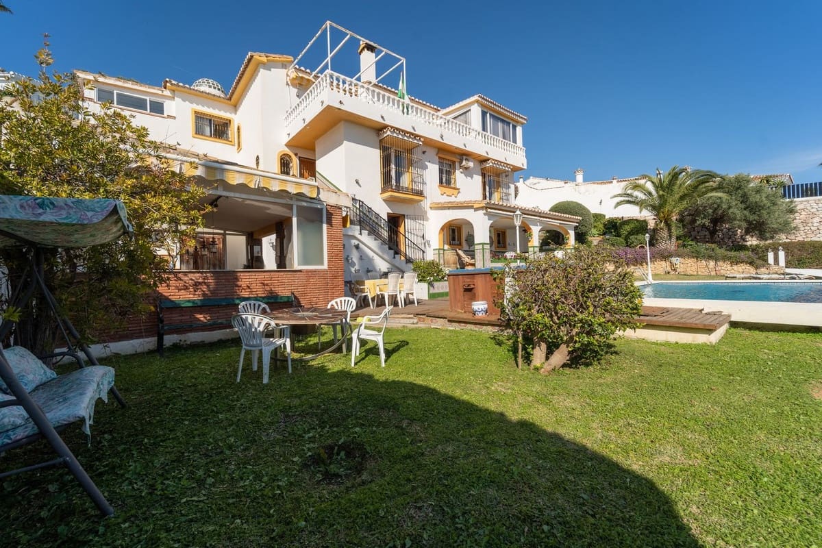 4 bedroom Villa for sale in Torremuelle with garage - € 1,390,000 (Ref: 9929914)