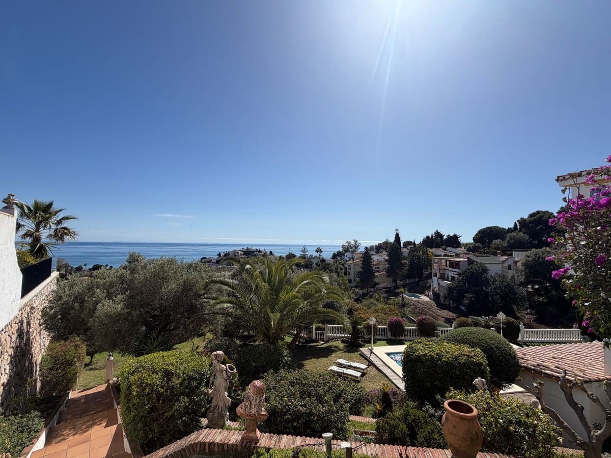 4 bedroom Villa for sale in Torremuelle with garage - € 1,390,000 (Ref: 9929914)