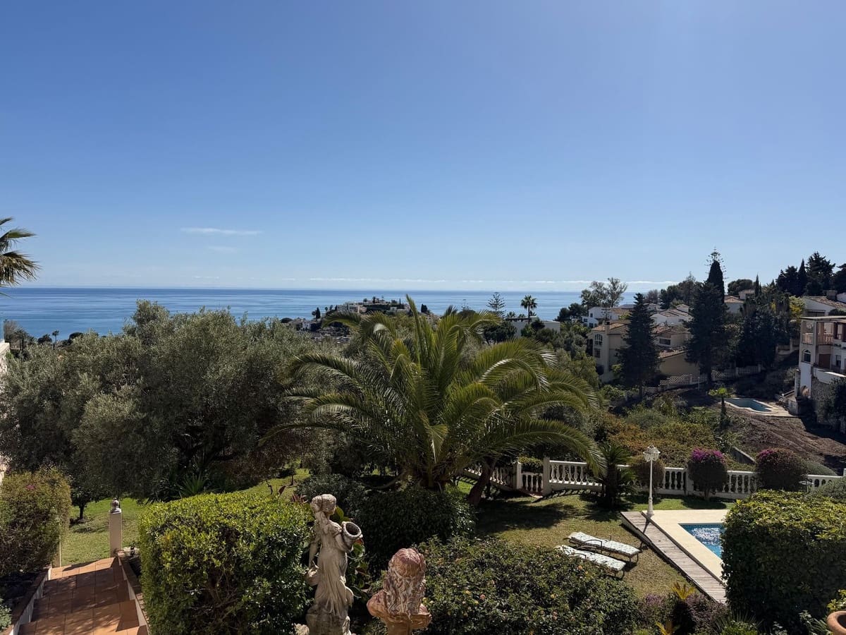 4 bedroom Villa for sale in Torremuelle with garage - € 1,390,000 (Ref: 9929914)