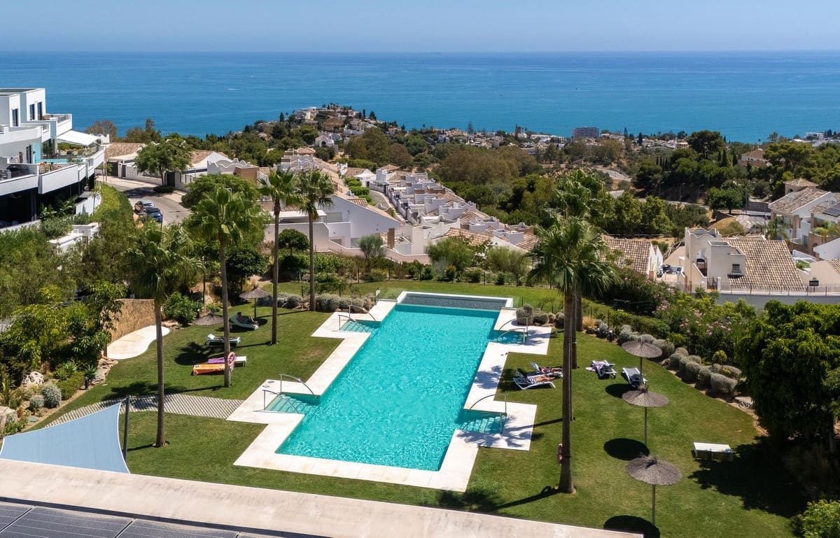 4 soveværelse Byhus til salg i Benalmadena Costa med garage - € 1.595.000 (Ref: 9929920)