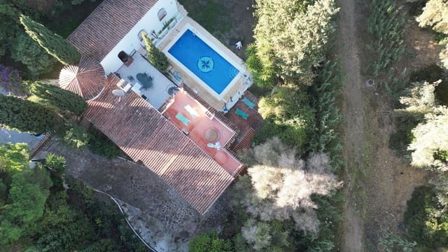 7 Zimmer Villa zu verkaufen in Calahonda, Mijas - 1.650.000 € (Ref: 9929924)
