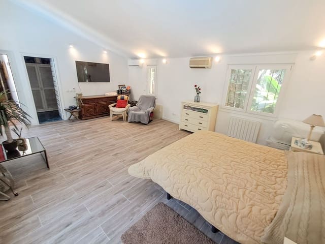 7 Zimmer Villa zu verkaufen in Calahonda, Mijas - 1.650.000 € (Ref: 9929924)