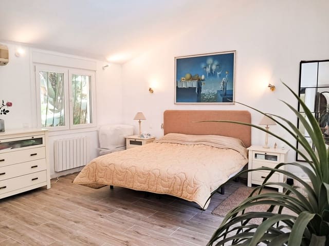 7 Zimmer Villa zu verkaufen in Calahonda, Mijas - 1.650.000 € (Ref: 9929924)