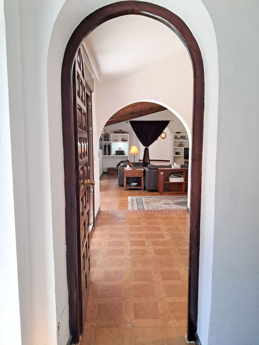 7 Zimmer Villa zu verkaufen in Calahonda - 1.650.000 € (Ref: 9929924)