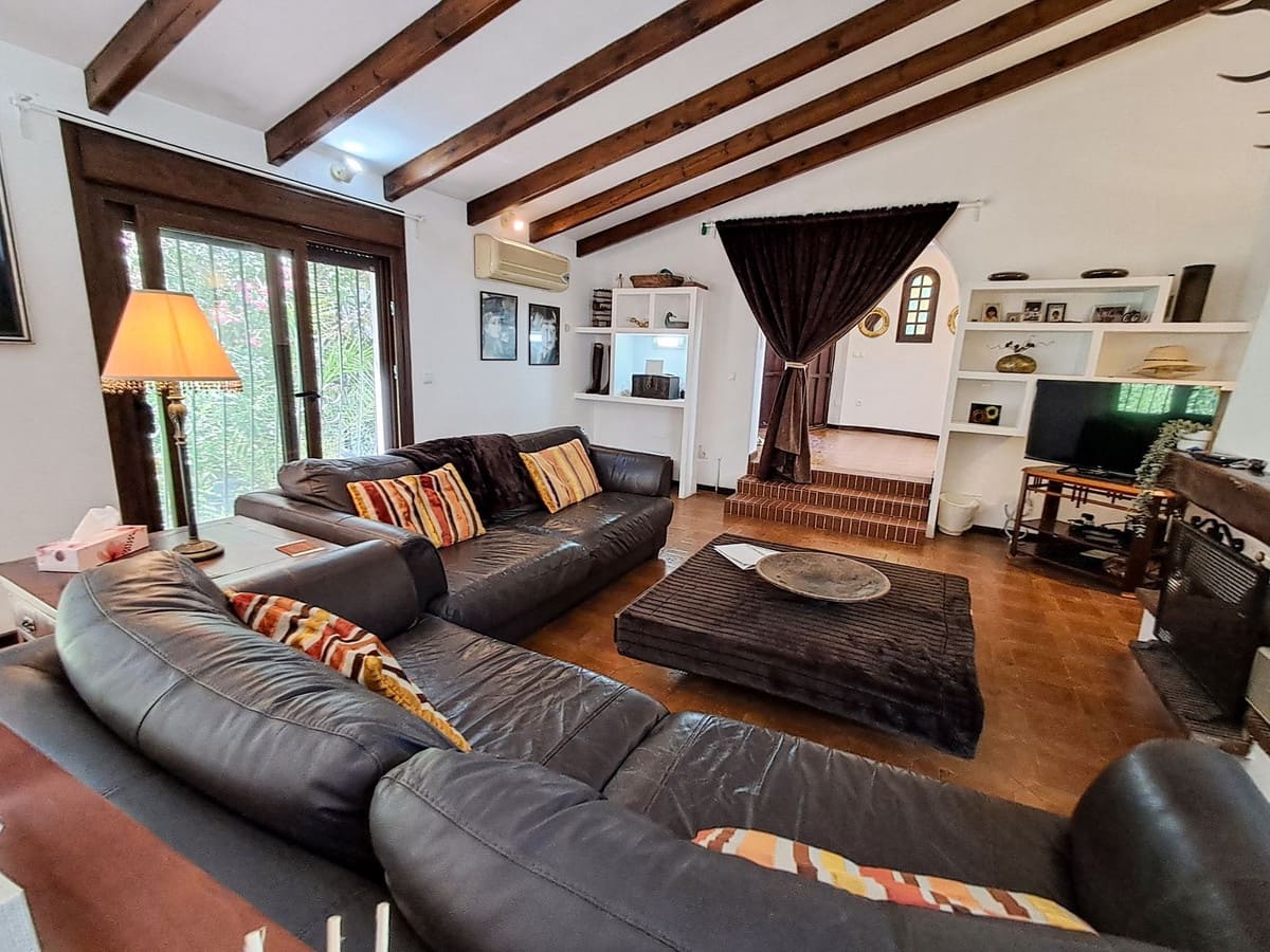 7 Zimmer Villa zu verkaufen in Calahonda - 1.650.000 € (Ref: 9929924)