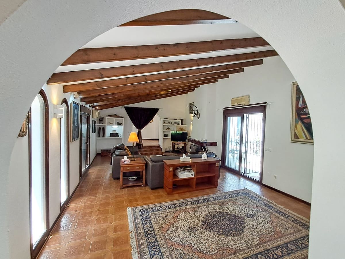 7 Zimmer Villa zu verkaufen in Calahonda - 1.650.000 € (Ref: 9929924)