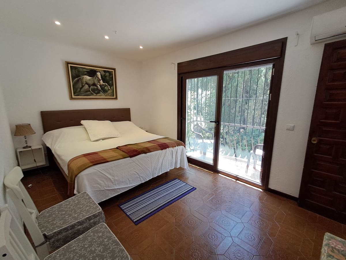 7 Zimmer Villa zu verkaufen in Calahonda - 1.650.000 € (Ref: 9929924)