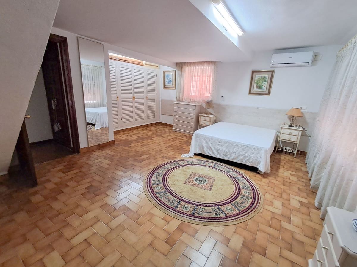 7 Zimmer Villa zu verkaufen in Calahonda - 1.650.000 € (Ref: 9929924)