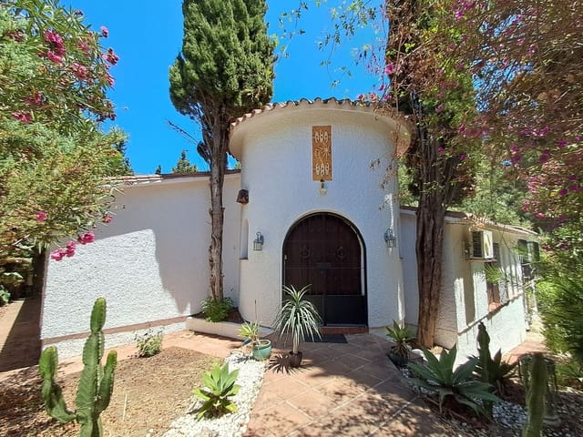 7 Zimmer Villa zu verkaufen in Calahonda, Mijas - 1.650.000 € (Ref: 9929924)