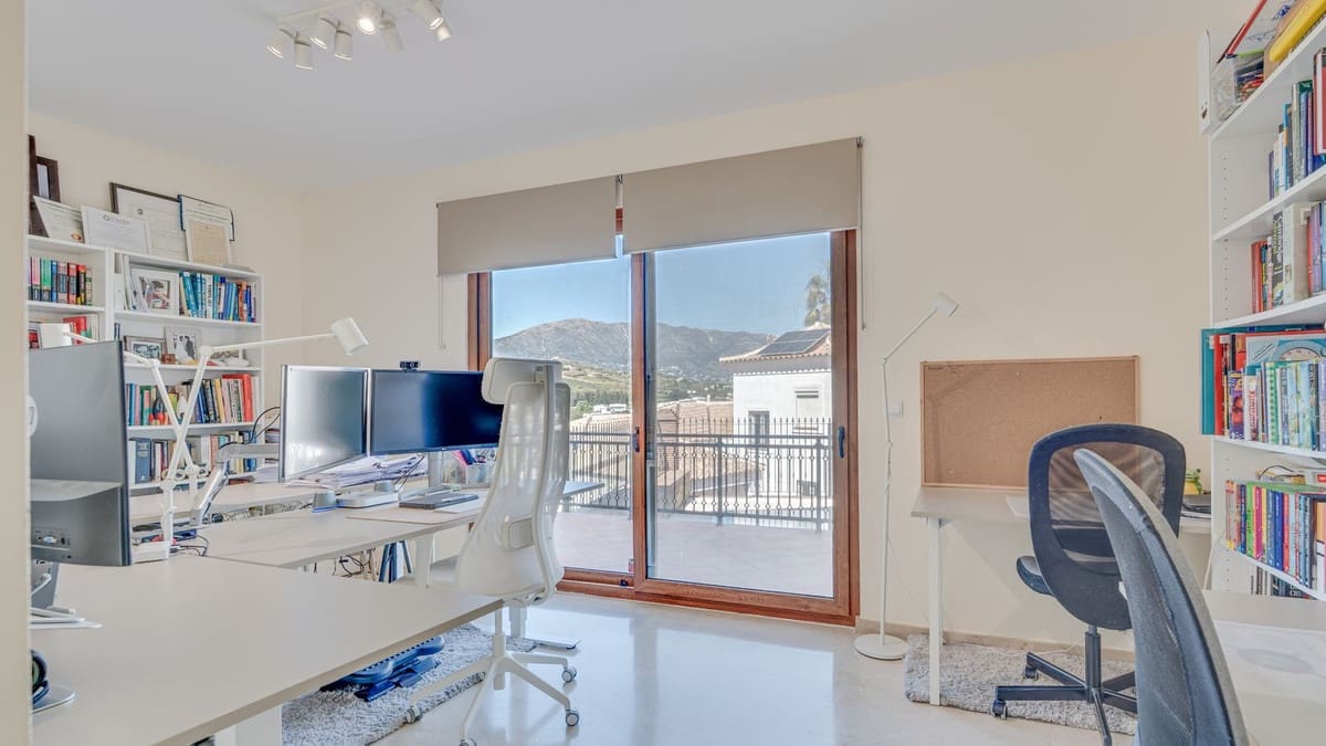 5 soverom Villa til salgs i La Cala Golf med garasje - € 1 890 000 (Ref: 9929931)
