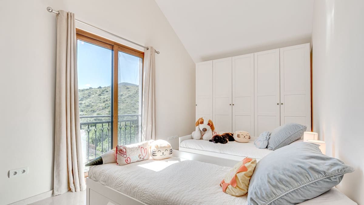 5 soverom Villa til salgs i La Cala Golf med garasje - € 1 890 000 (Ref: 9929931)