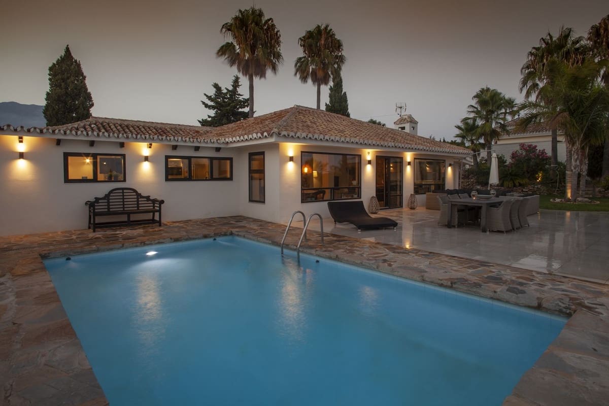 4 Zimmer Villa zu verkaufen in La Sierrezuela mit Garage - 1.950.000 € (Ref: 9929932)