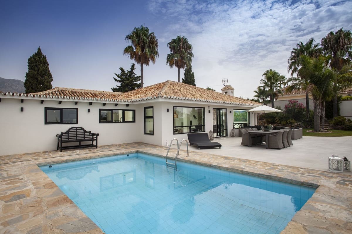 4 Zimmer Villa zu verkaufen in La Sierrezuela mit Garage - 1.950.000 € (Ref: 9929932)