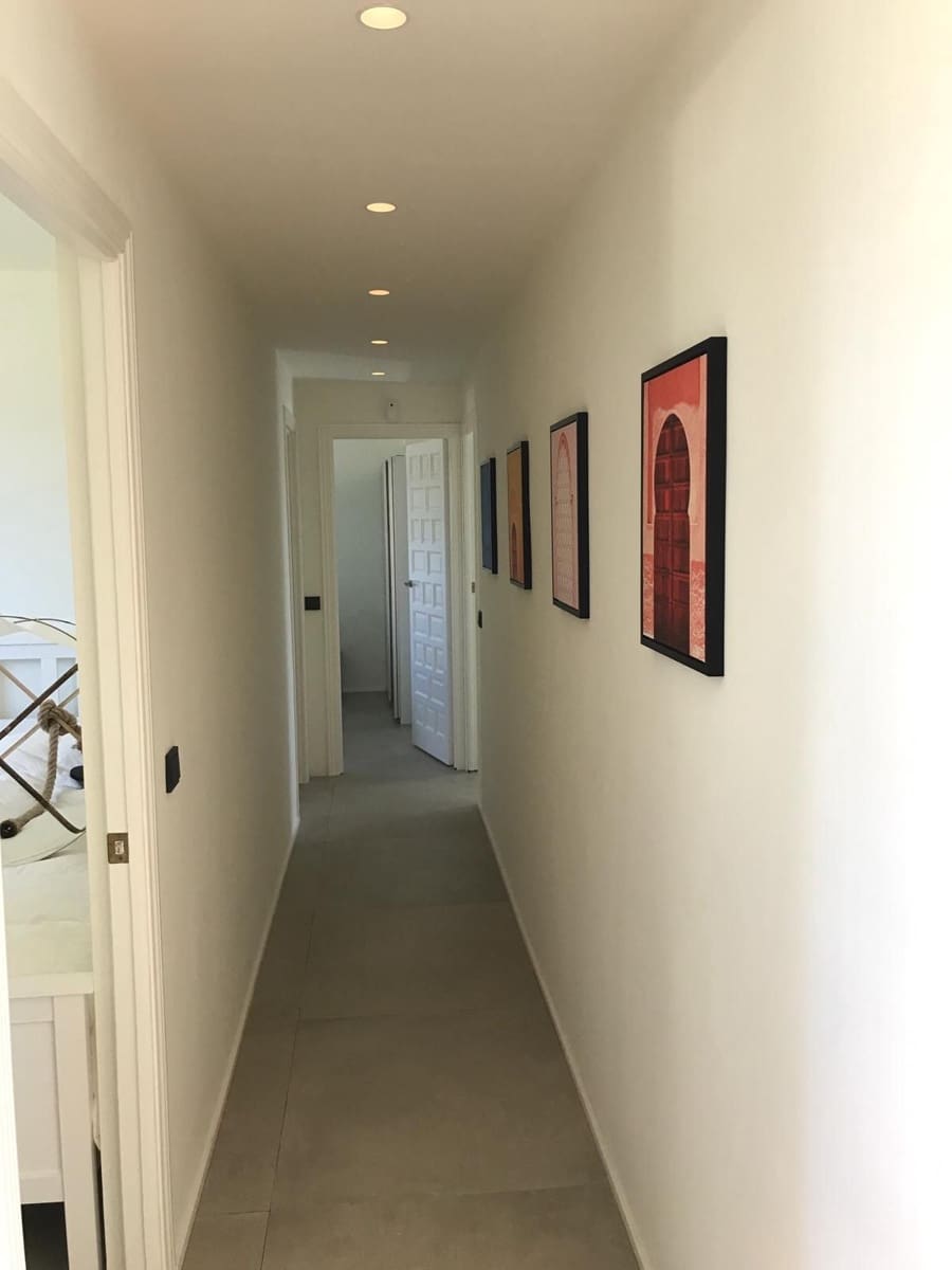 4 Zimmer Villa zu verkaufen in La Sierrezuela mit Garage - 1.950.000 € (Ref: 9929932)