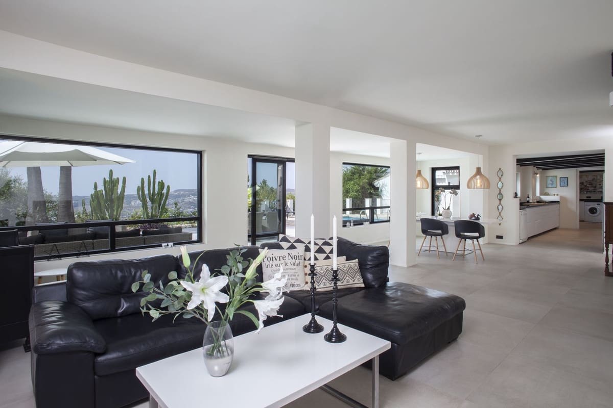 4 Zimmer Villa zu verkaufen in La Sierrezuela mit Garage - 1.950.000 € (Ref: 9929932)