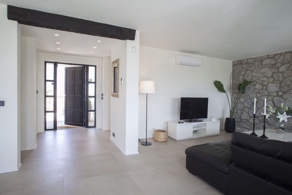 4 Zimmer Villa zu verkaufen in La Sierrezuela mit Garage - 1.950.000 € (Ref: 9929932)