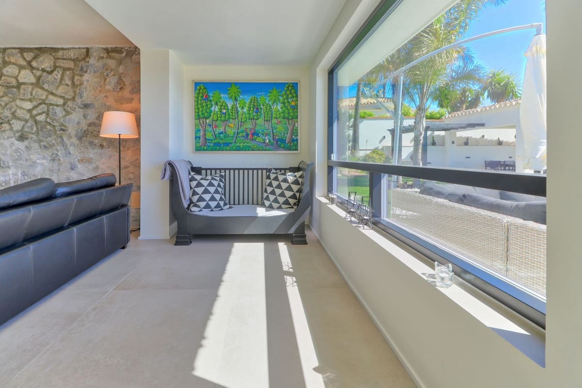 4 Zimmer Villa zu verkaufen in La Sierrezuela mit Garage - 1.950.000 € (Ref: 9929932)