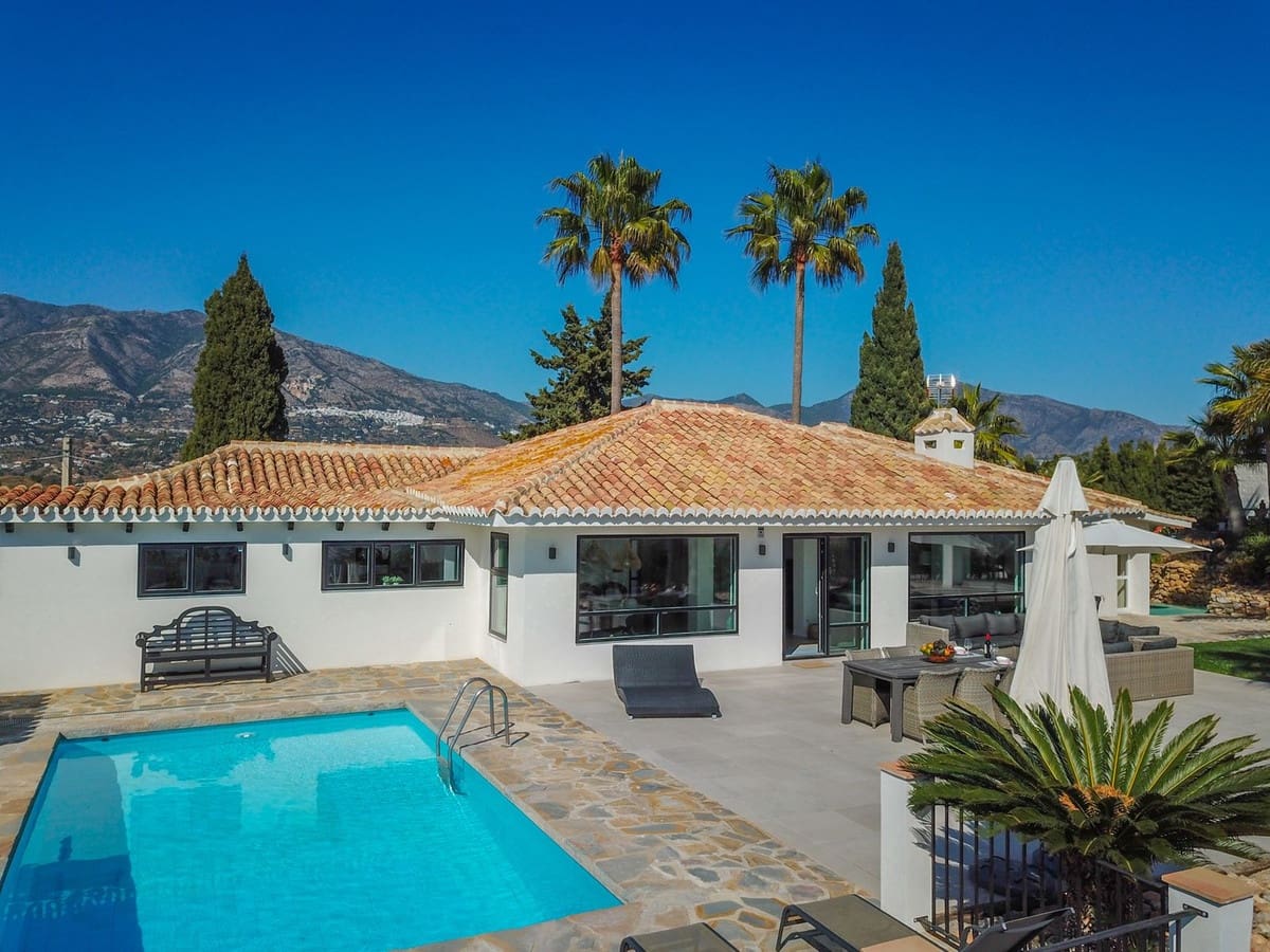 4 Zimmer Villa zu verkaufen in La Sierrezuela mit Garage - 1.950.000 € (Ref: 9929932)