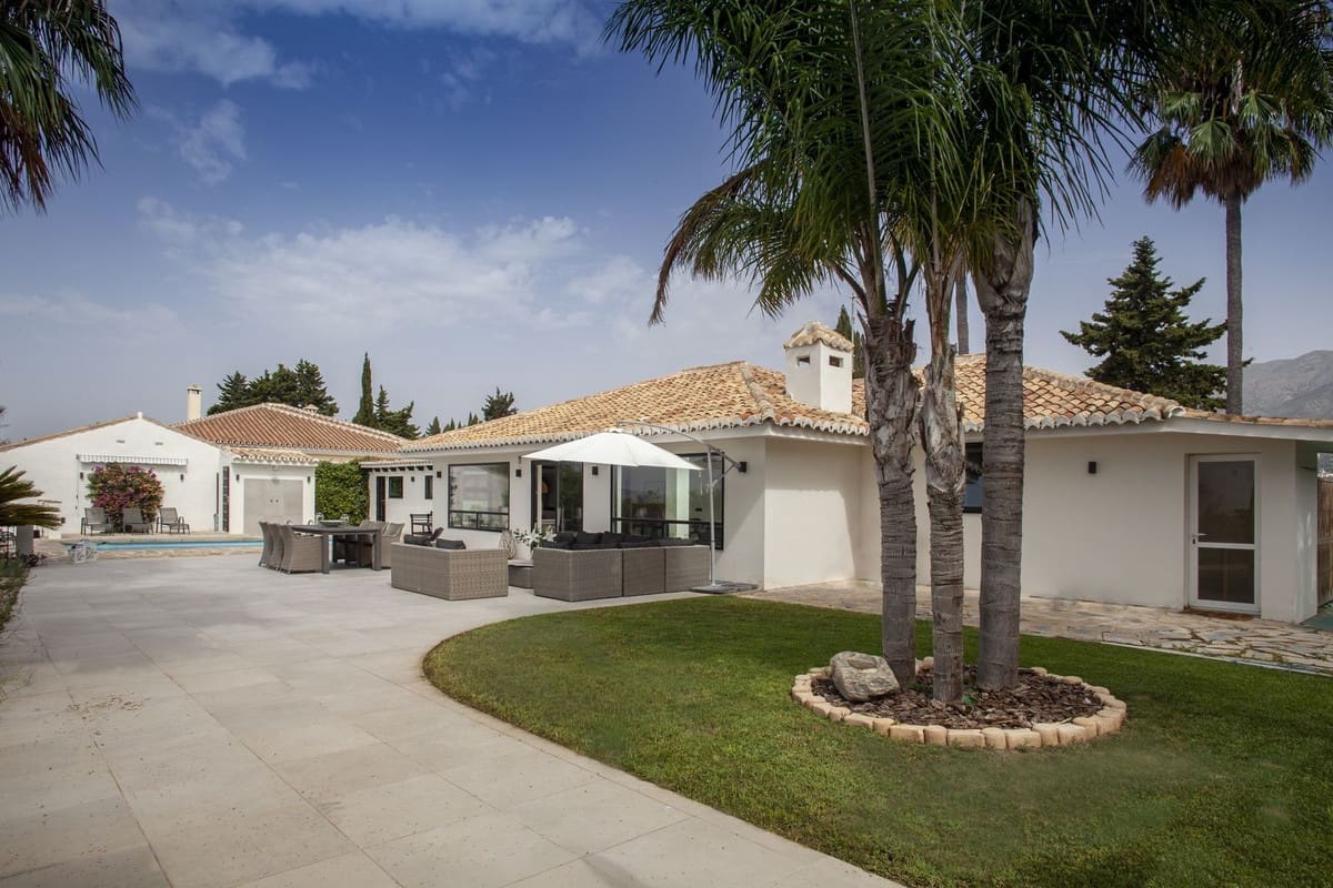 4 Zimmer Villa zu verkaufen in La Sierrezuela mit Garage - 1.950.000 € (Ref: 9929932)