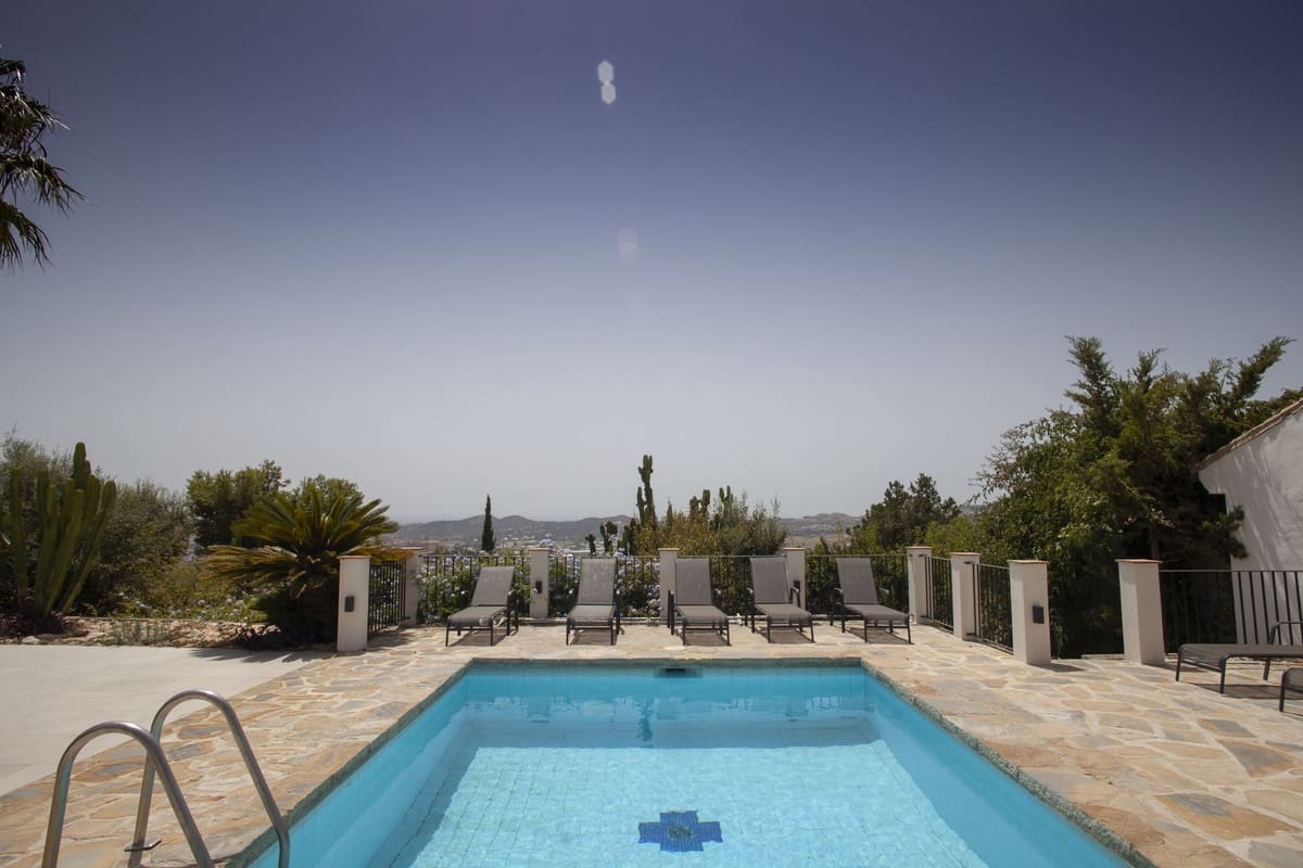 4 Zimmer Villa zu verkaufen in La Sierrezuela mit Garage - 1.950.000 € (Ref: 9929932)