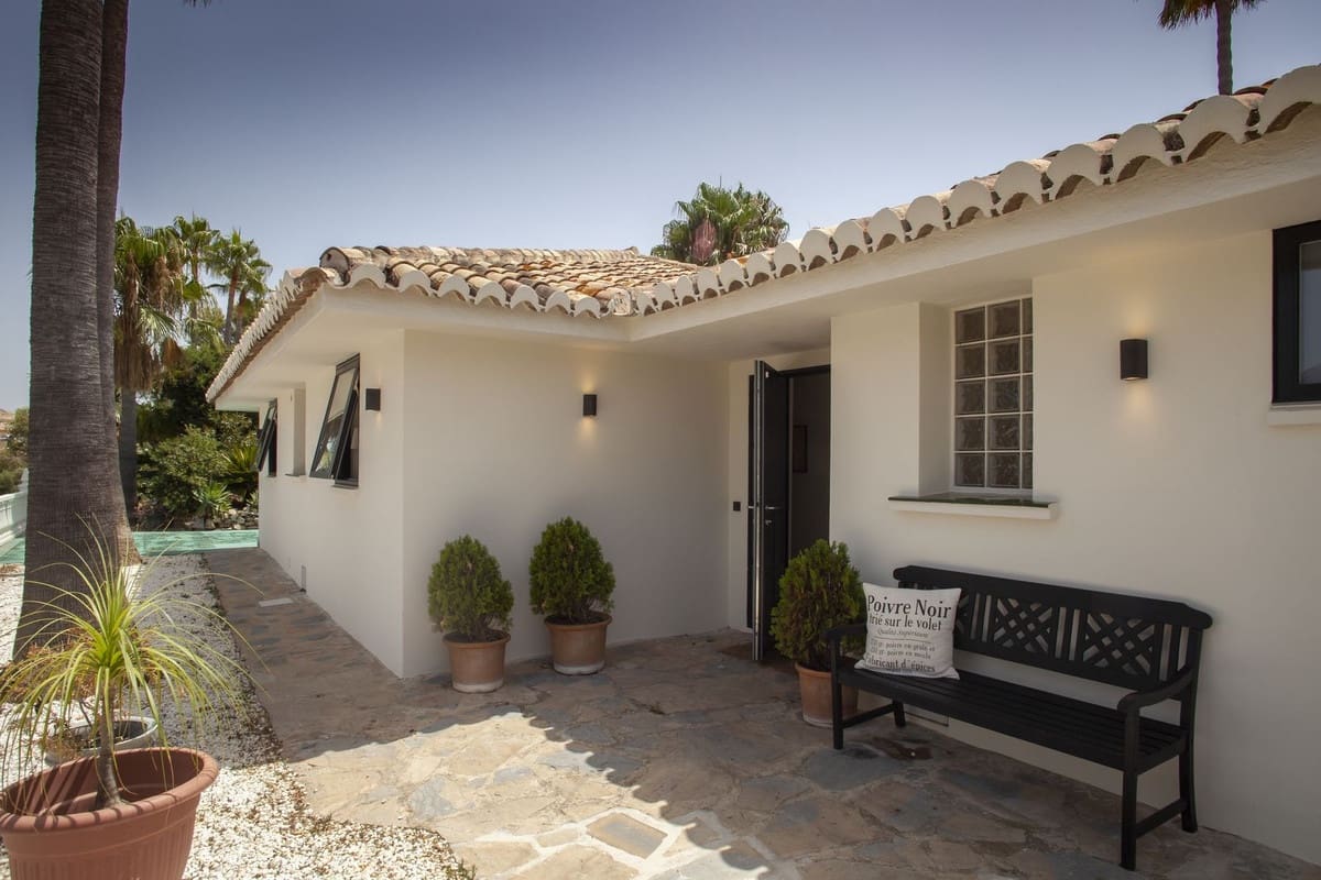 4 Zimmer Villa zu verkaufen in La Sierrezuela mit Garage - 1.950.000 € (Ref: 9929932)