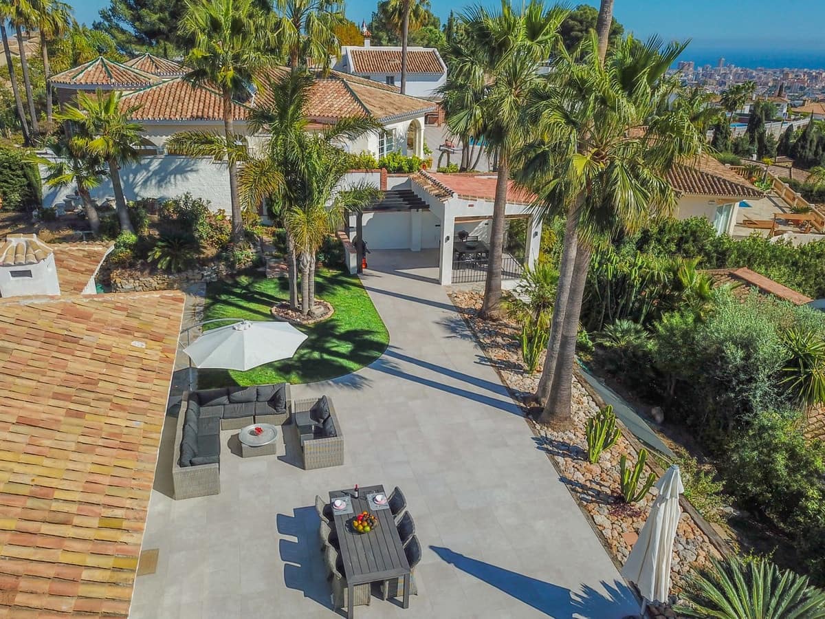 4 Zimmer Villa zu verkaufen in La Sierrezuela mit Garage - 1.950.000 € (Ref: 9929932)