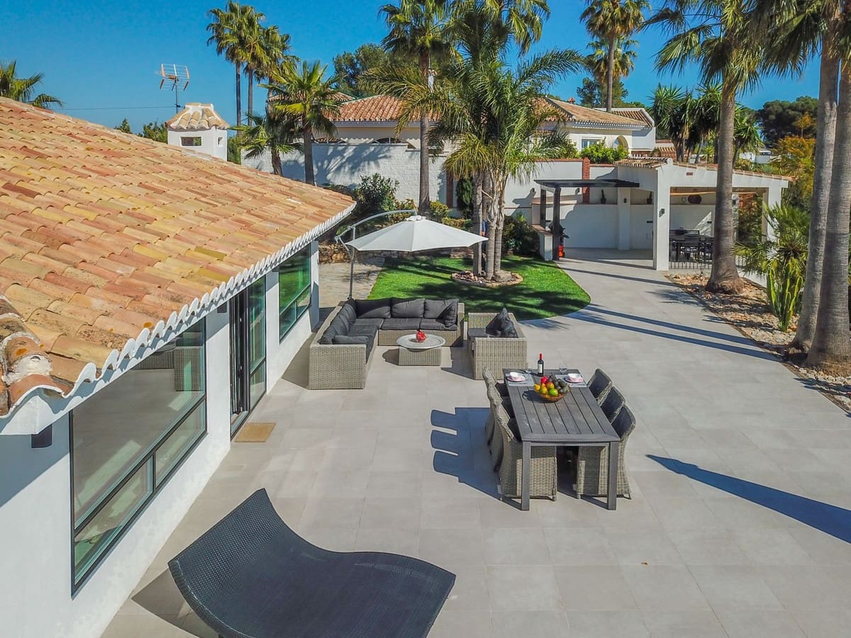 4 Zimmer Villa zu verkaufen in La Sierrezuela mit Garage - 1.950.000 € (Ref: 9929932)