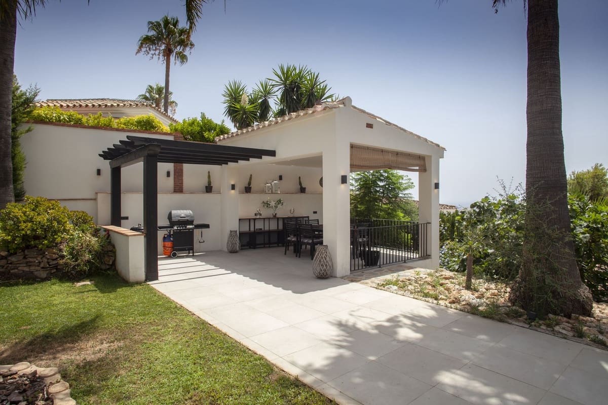 4 Zimmer Villa zu verkaufen in La Sierrezuela mit Garage - 1.950.000 € (Ref: 9929932)