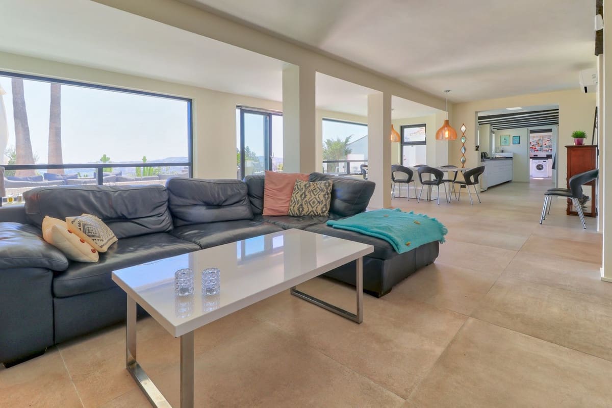 4 Zimmer Villa zu verkaufen in La Sierrezuela mit Garage - 1.950.000 € (Ref: 9929932)