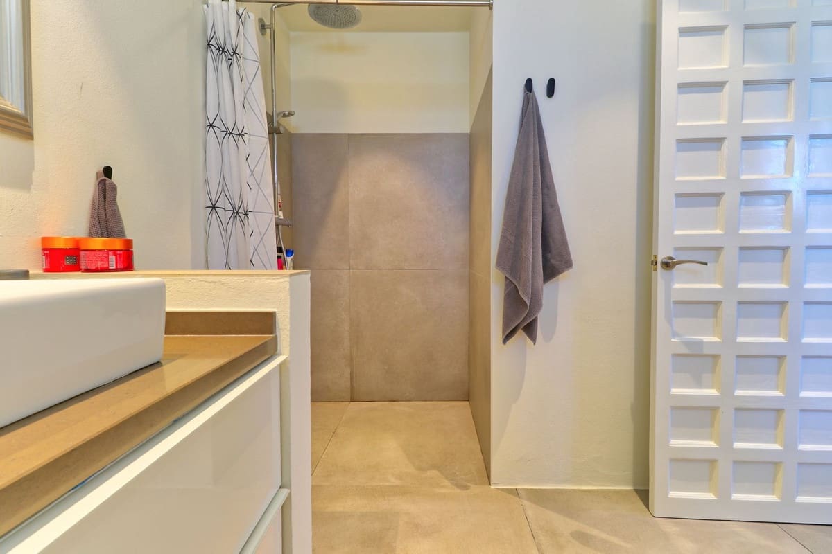 4 Zimmer Villa zu verkaufen in La Sierrezuela mit Garage - 1.950.000 € (Ref: 9929932)