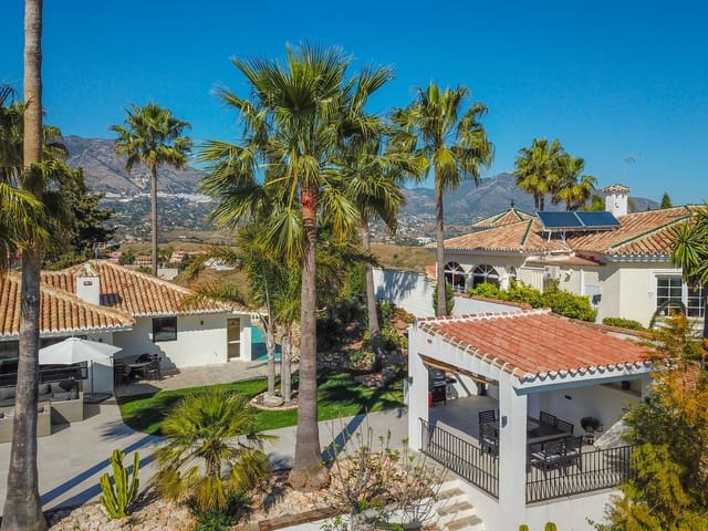 4 soveværelse Villa til salg i La Sierrezuela, Mijas med garage - € 1.950.000 (Ref: 9929932)
