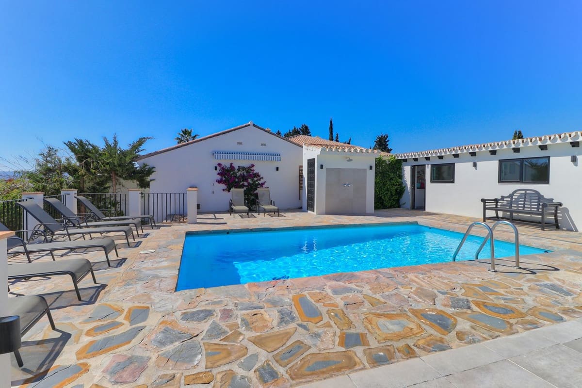 4 Zimmer Villa zu verkaufen in La Sierrezuela mit Garage - 1.950.000 € (Ref: 9929932)
