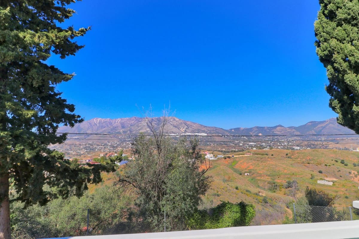 4 Zimmer Villa zu verkaufen in La Sierrezuela mit Garage - 1.950.000 € (Ref: 9929932)