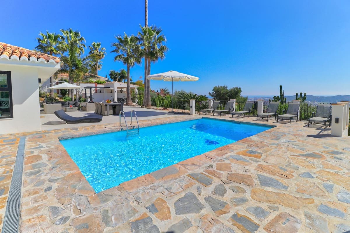 4 Zimmer Villa zu verkaufen in La Sierrezuela mit Garage - 1.950.000 € (Ref: 9929932)