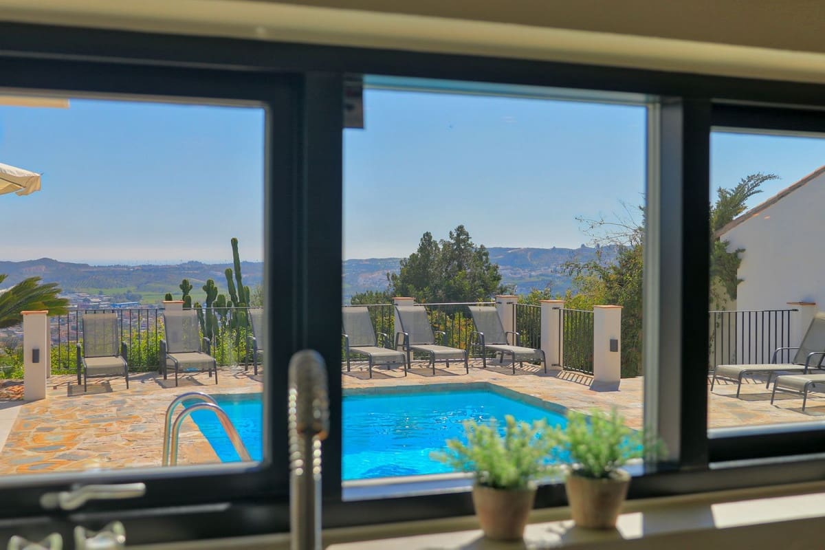 4 Zimmer Villa zu verkaufen in La Sierrezuela mit Garage - 1.950.000 € (Ref: 9929932)
