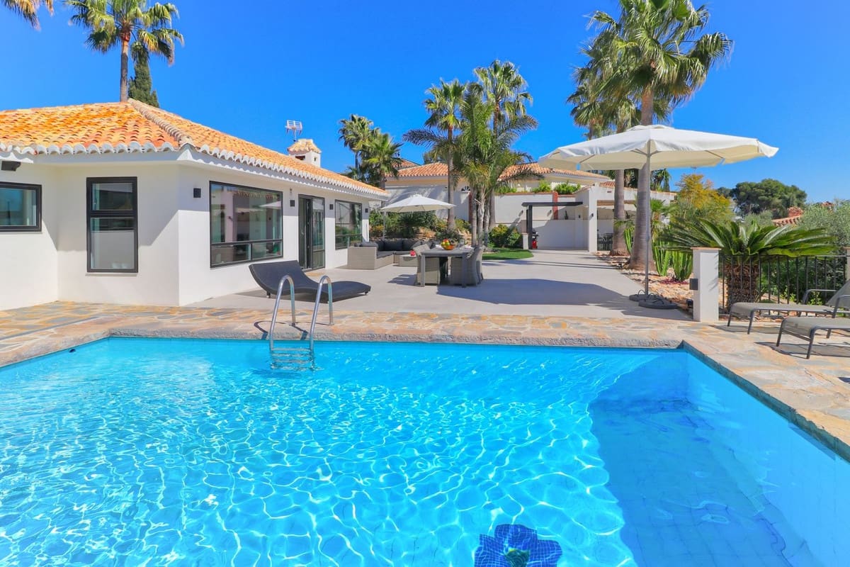 4 Zimmer Villa zu verkaufen in La Sierrezuela mit Garage - 1.950.000 € (Ref: 9929932)