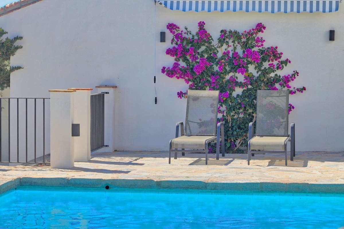 4 Zimmer Villa zu verkaufen in La Sierrezuela mit Garage - 1.950.000 € (Ref: 9929932)