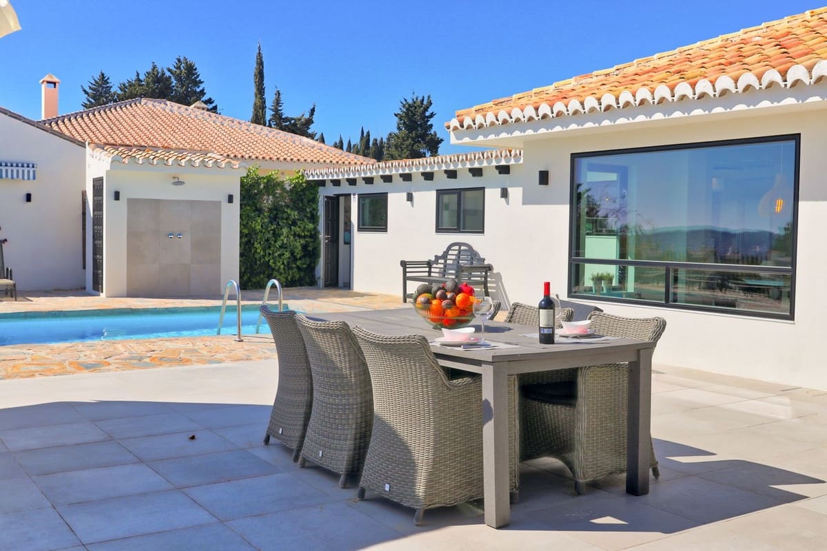 4 Zimmer Villa zu verkaufen in La Sierrezuela mit Garage - 1.950.000 € (Ref: 9929932)