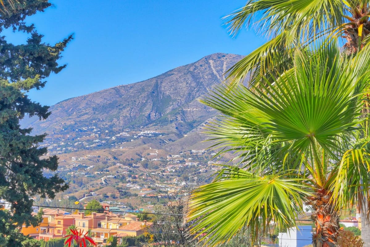 4 Zimmer Villa zu verkaufen in La Sierrezuela mit Garage - 1.950.000 € (Ref: 9929932)