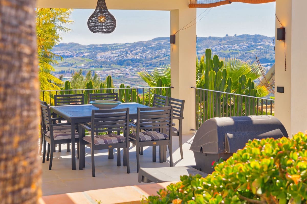 4 Zimmer Villa zu verkaufen in La Sierrezuela mit Garage - 1.950.000 € (Ref: 9929932)