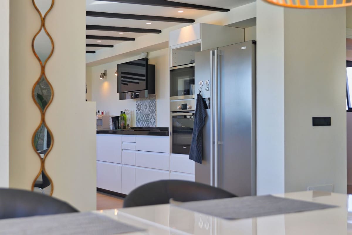 4 Zimmer Villa zu verkaufen in La Sierrezuela mit Garage - 1.950.000 € (Ref: 9929932)