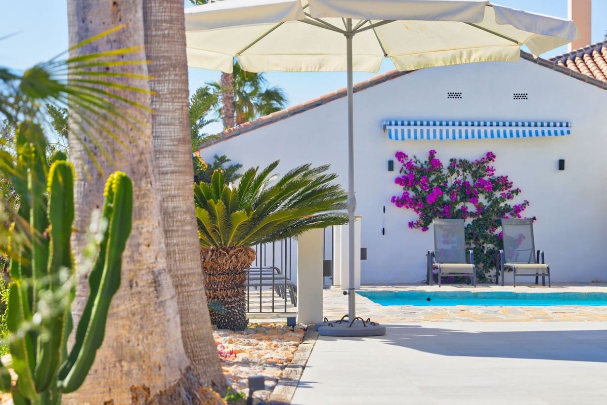 4 Zimmer Villa zu verkaufen in La Sierrezuela mit Garage - 1.950.000 € (Ref: 9929932)