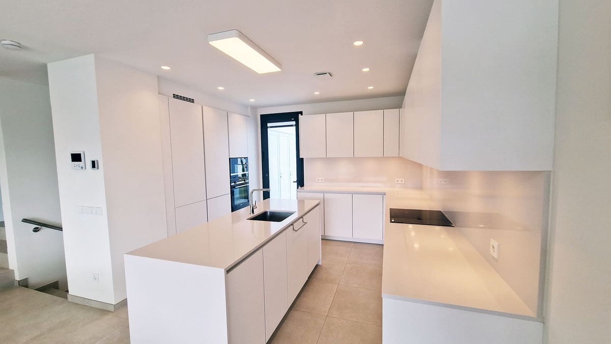 Chalet de 4 habitaciones en La Cala Golf en venta con garaje - 2.000.000 € (Ref: 9929935)