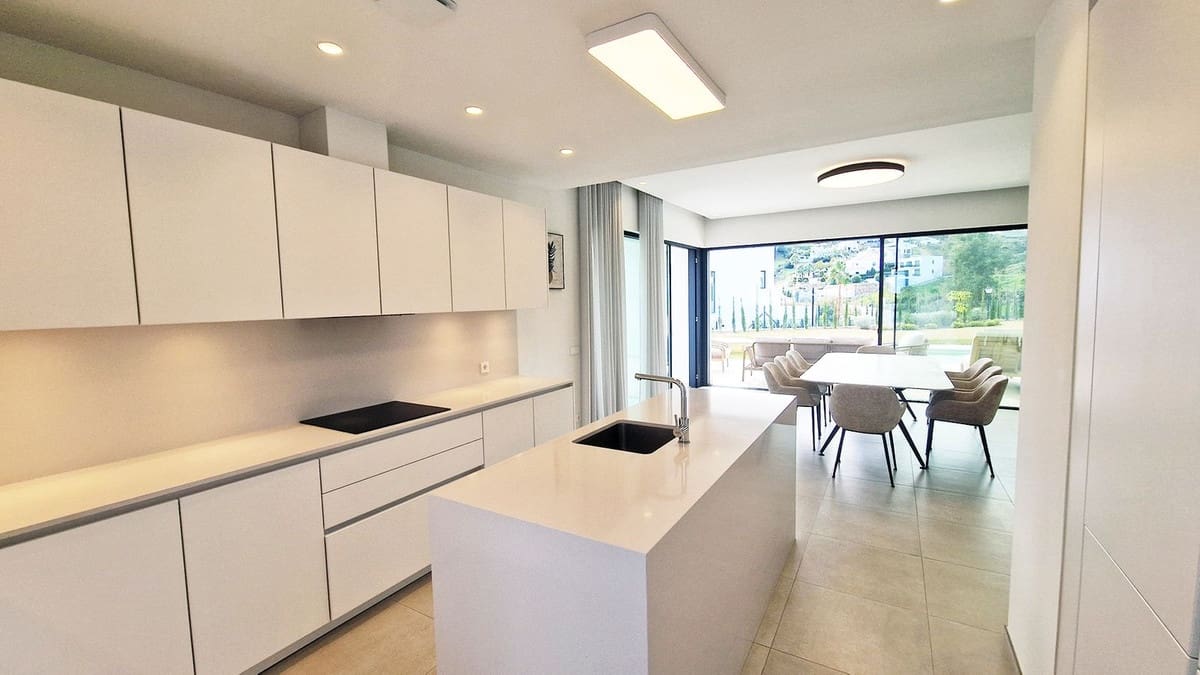 Chalet de 4 habitaciones en La Cala Golf en venta con garaje - 2.000.000 € (Ref: 9929935)