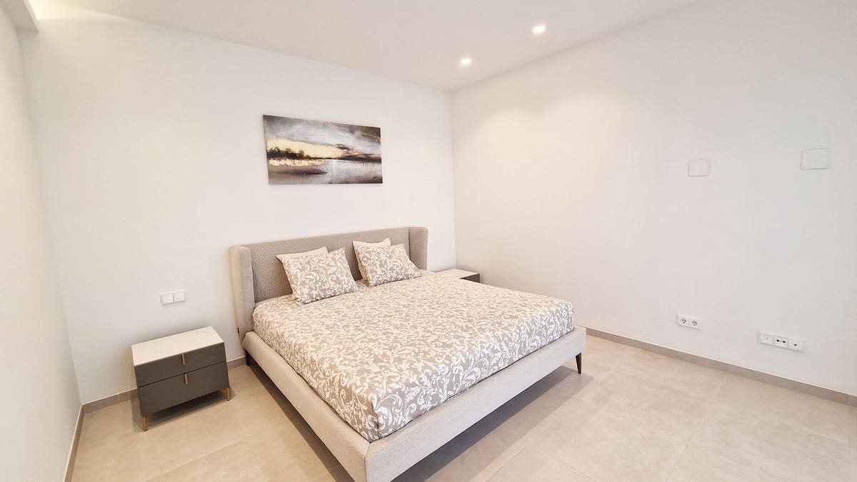 Chalet de 4 habitaciones en La Cala Golf en venta con garaje - 2.000.000 € (Ref: 9929935)