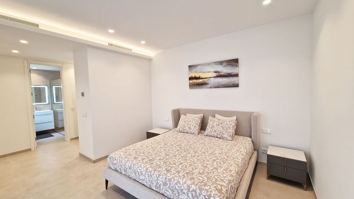 Chalet de 4 habitaciones en La Cala Golf en venta con garaje - 2.000.000 € (Ref: 9929935)