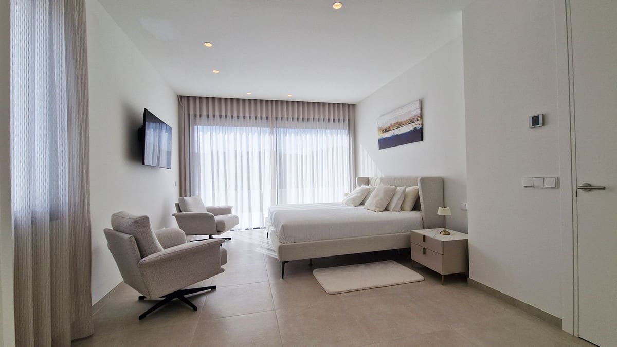 Chalet de 4 habitaciones en La Cala Golf en venta con garaje - 2.000.000 € (Ref: 9929935)