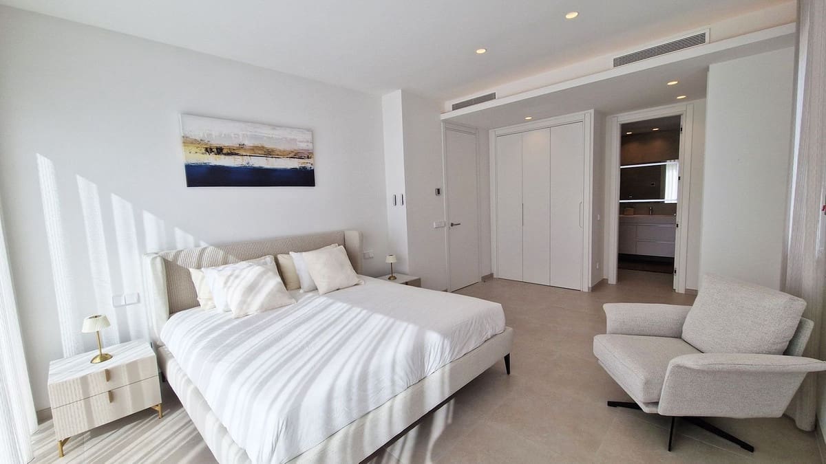 Chalet de 4 habitaciones en La Cala Golf en venta con garaje - 2.000.000 € (Ref: 9929935)