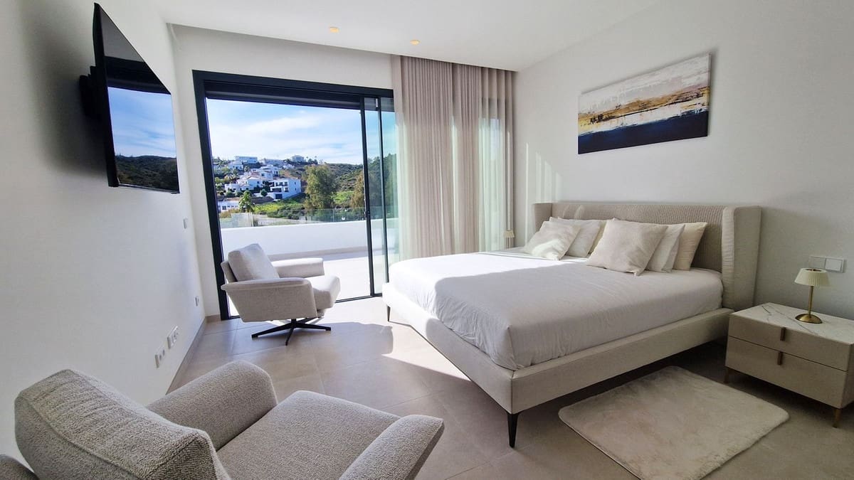 Chalet de 4 habitaciones en La Cala Golf en venta con garaje - 2.000.000 € (Ref: 9929935)